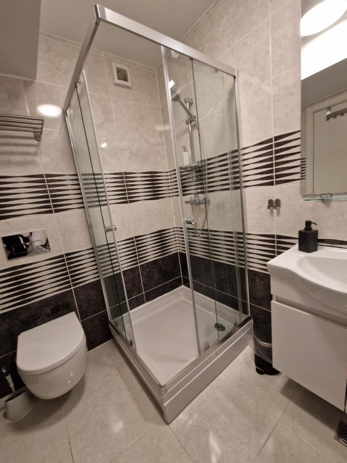 Golden Airport Residence 奥托佩尼 外观 照片