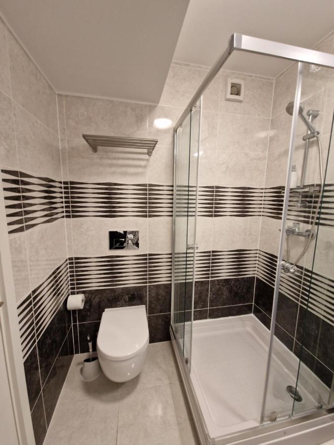 Golden Airport Residence 奥托佩尼 外观 照片
