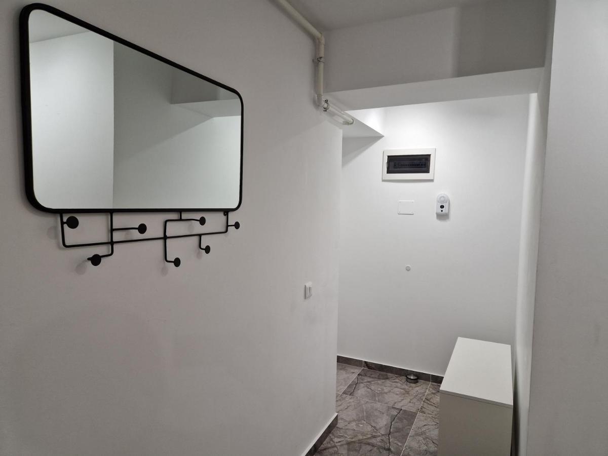 Golden Airport Residence 奥托佩尼 外观 照片