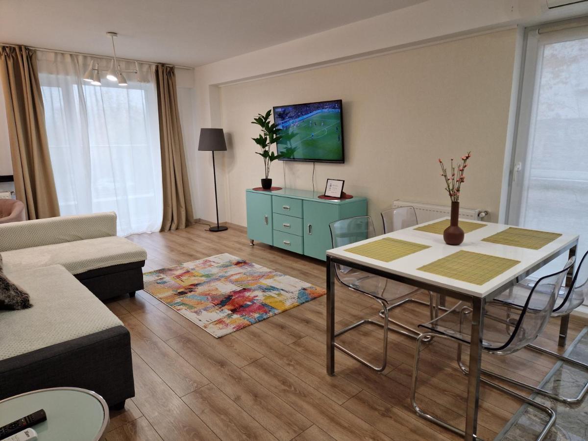 Golden Airport Residence 奥托佩尼 外观 照片